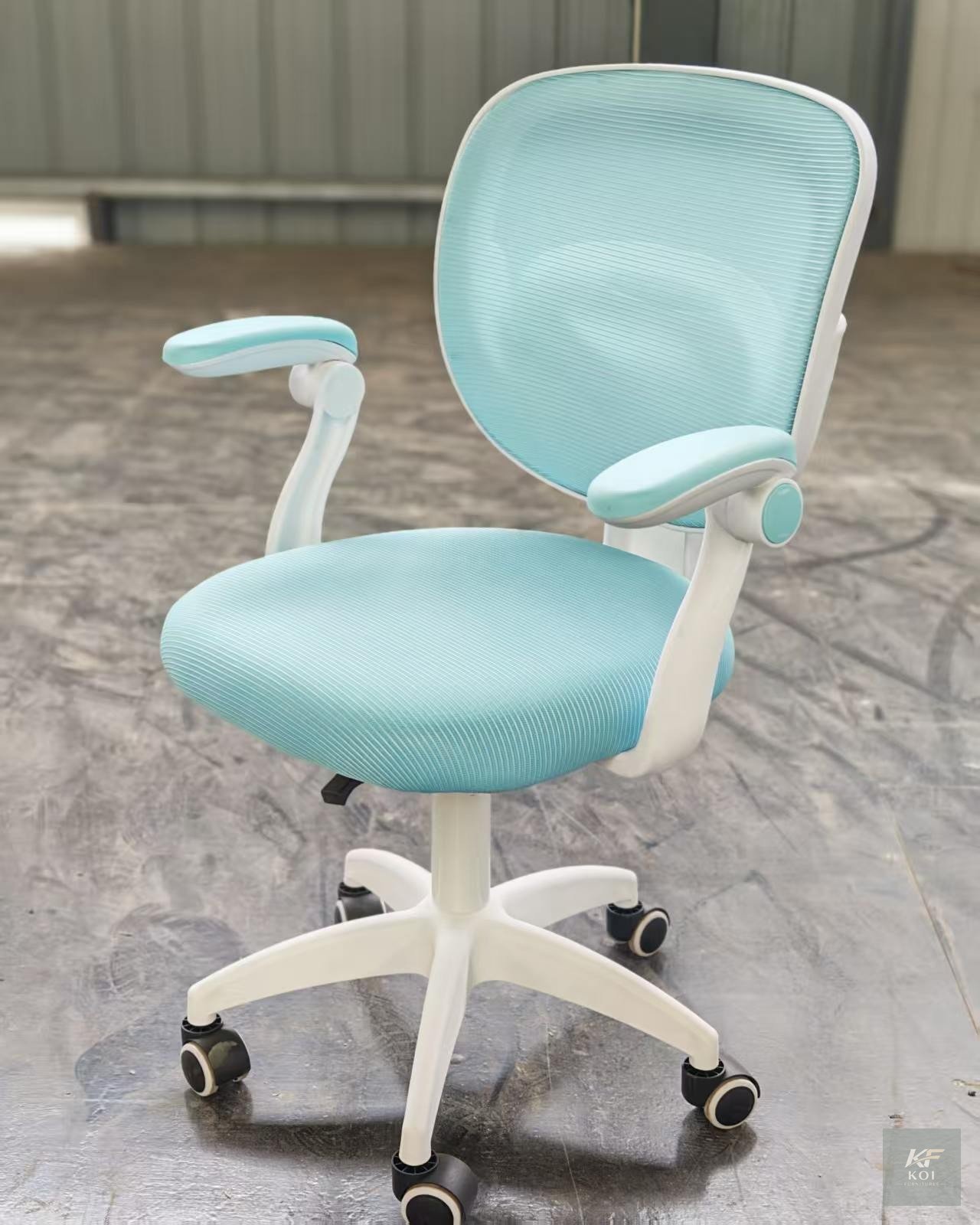 White Executive Chair, white executive office chair, executive office chair, white office chair, ergonomic executive chair, luxury office chair, premium executive chair, high-back office chair, execut