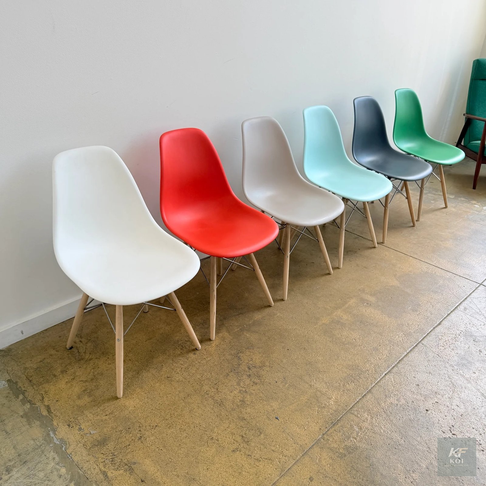 Eames-style modern dining chairs, Eames-style dining chair, modern dining chairs, Eames inspired chair, Eames inspired dining chair, contemporary dining chair, minimalist dining chair, modern kitchen