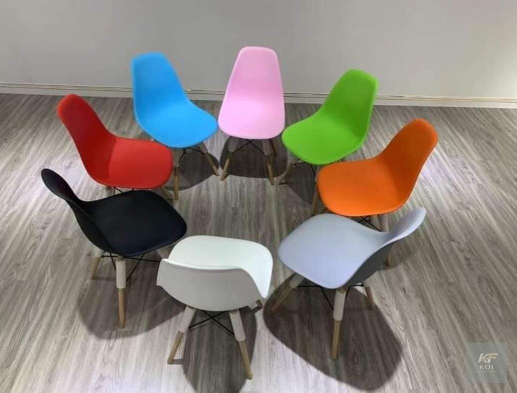 Eames-style modern dining chairs, Eames-style dining chair, modern dining chairs, Eames inspired chair, Eames inspired dining chair, contemporary dining chair, minimalist dining chair, modern kitchen