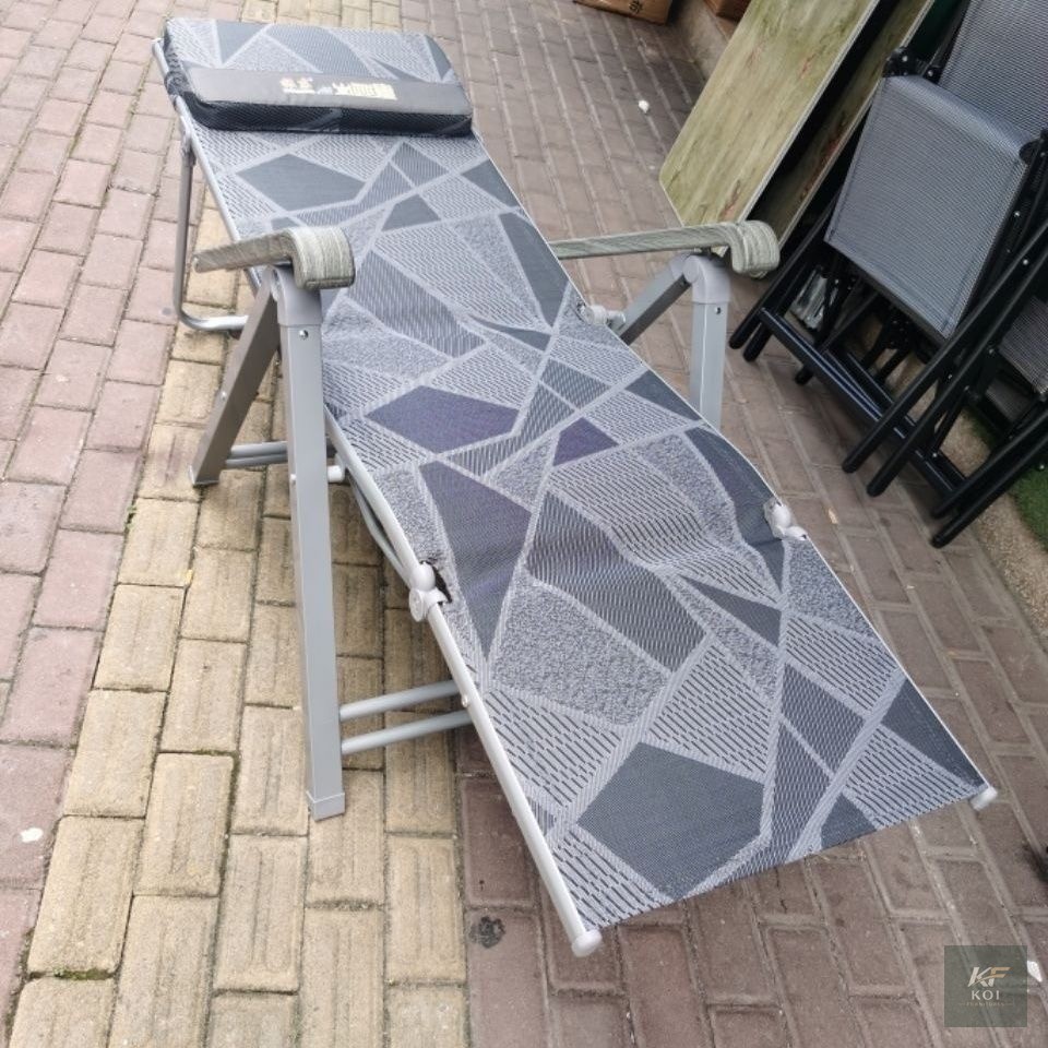 folding zero-gravity reclining lounge chair, zero-gravity recliner Kenya, folding reclining lounge chair Nairobi, zero gravity outdoor chair, adjustable reclining lounge chair, portable zero-gravity c
