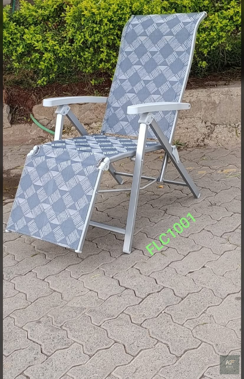 folding zero-gravity reclining lounge chair, zero-gravity recliner Kenya, folding reclining lounge chair Nairobi, zero gravity outdoor chair, adjustable reclining lounge chair, portable zero-gravity c